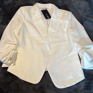 Matching pants/blazer Ivory set! 🧊